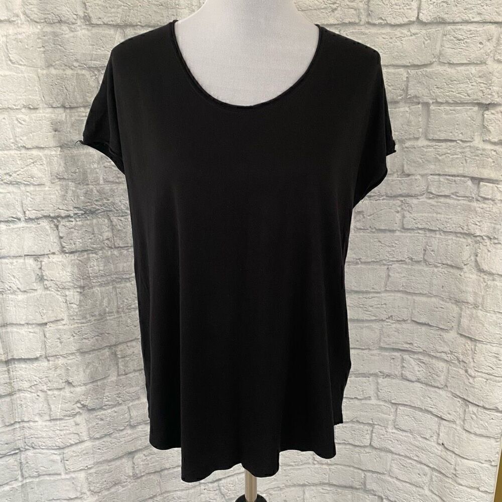 Saks Fifth Avenue women S scoopneck shortsleeve top w/distressed raw hems black